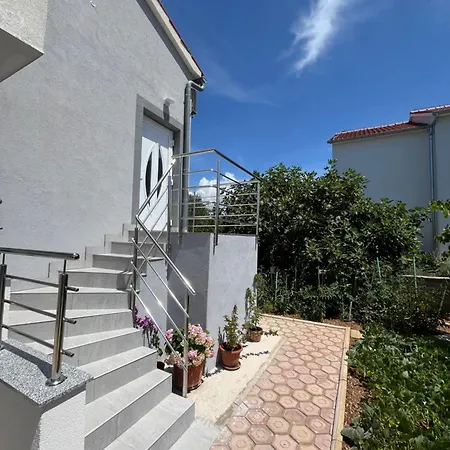 Apartment Tia *